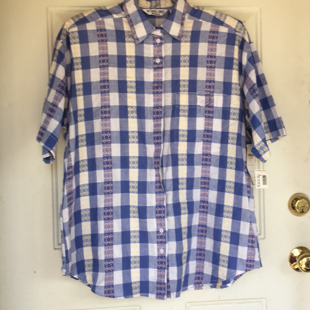 Cute vintage plus size embroidered gingham blouse